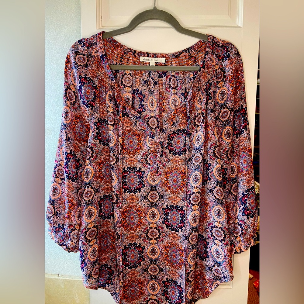 Daniel Rainn boho chic tunic top size large. Multi-colored.